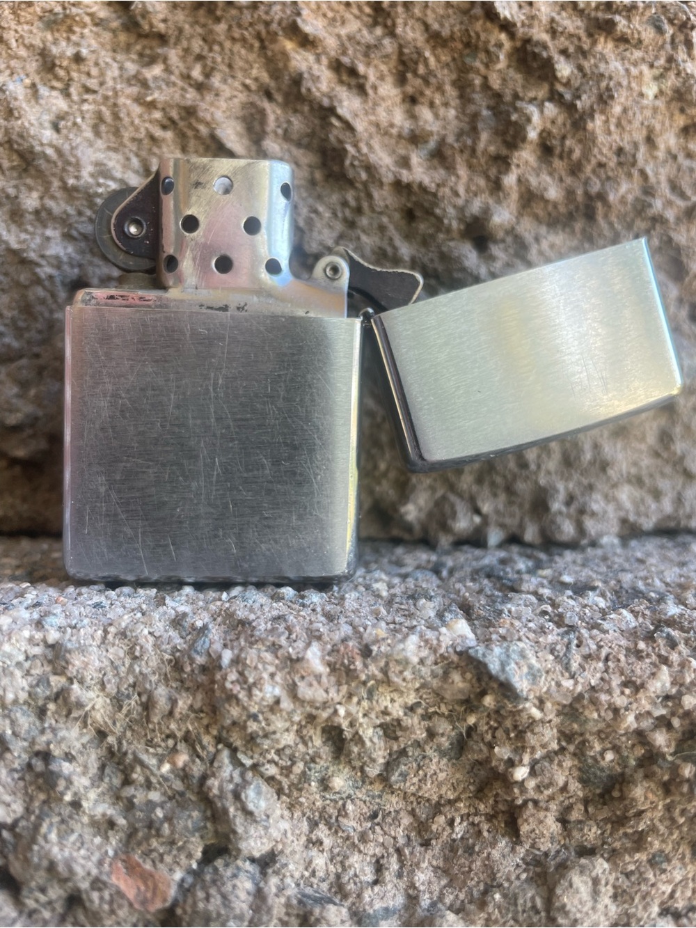 Vintage Ford Diamond Plate Emblem Zippo - Picture 3 of 8